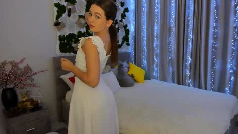 Snapshot of miraclecurly chatting on January 2025 02:15:01 PM Emma online show from January 2025 02:15:01 PM