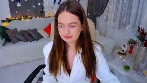 Snapshot of miraclecurly chatting on January 2025 07:15:01 AM Emma online show from January 2025 07:15:01 AM