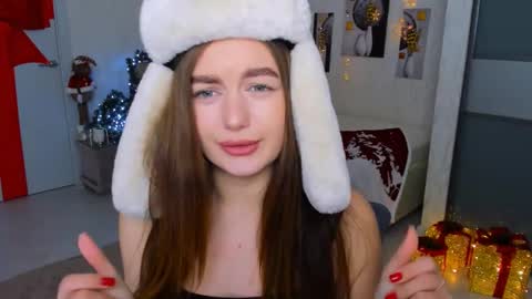 Snapshot of miraclecurly chatting on February 2025 04:24:02 AM Emma online show from February 2025 04:24:02 AM