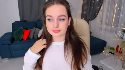 Snapshot of miraclecurly chatting on February 2025 07:29:01 AM Emma online show from February 2025 07:29:01 AM