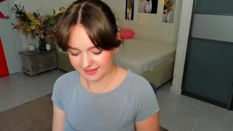 Snapshot of miraclecurly chatting on March 2025 07:25:01 PM Emma online show from March 2025 07:25:01 PM