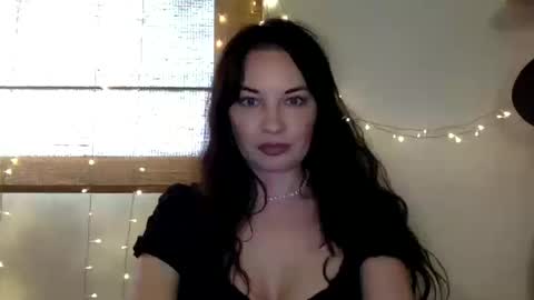 Snapshot of miragee1 chatting on October 2025 09:59:01 PM Mari online show from October 2025 09:59:01 PM