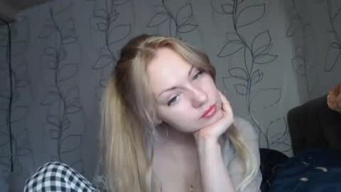 Snapshot of mirahardmanxx chatting on January 2025 12:16:02 PM Happy New Year online show from January 2025 12:16:02 PM