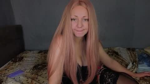 Snapshot of mirahardmanxx chatting on October 2025 05:47:01 PM Happy New Year online show from October 2025 05:47:01 PM