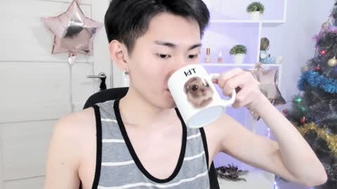 Snapshot of miram_yoo chatting on December 2024 07:15:02 PM              online show from December 2024 07:15:02 PM