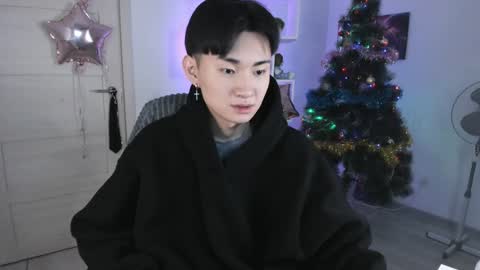 Snapshot of miram_yoo chatting on December 2024 08:15:01 PM              online show from December 2024 08:15:01 PM