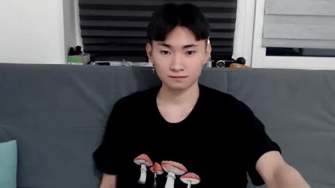 Snapshot of miram_yoo chatting on February 2025 08:45:02 PM              online show from February 2025 08:45:02 PM