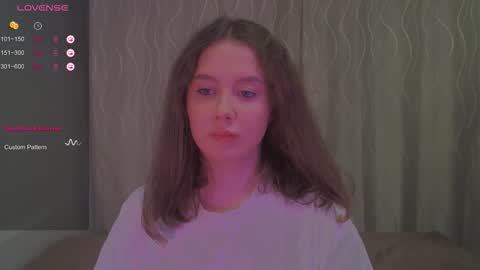 Kira online show from November 2025 05:01:02 PM