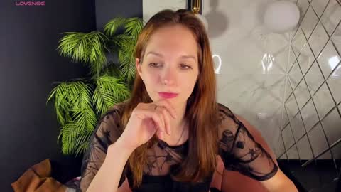 Snapshot of mirandaglow chatting on December 2024 09:40:02 AM Miranda online show from December 2024 09:40:02 AM