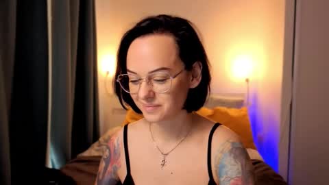 MiraSkyy online show from October 2025 02:36:01 PM