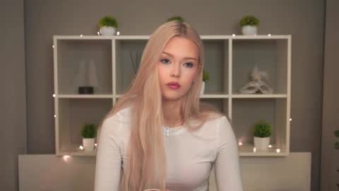 Snapshot of mirianscorgie chatting on October 2025 09:28:02 PM Elsa online show from October 2025 09:28:02 PM