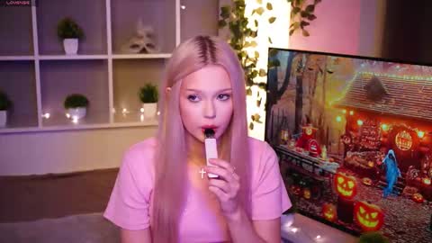 Snapshot of mirianscorgie chatting on October 2025 09:49:02 PM Elsa online show from October 2025 09:49:02 PM