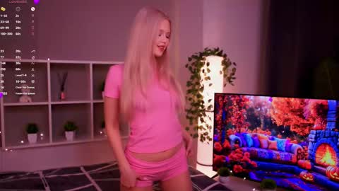 Snapshot of mirianscorgie chatting on November 2025 08:14:01 PM Elsa online show from November 2025 08:14:01 PM