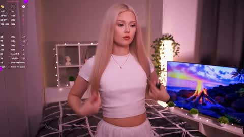 Snapshot of mirianscorgie chatting on November 2025 09:14:02 PM Elsa online show from November 2025 09:14:02 PM