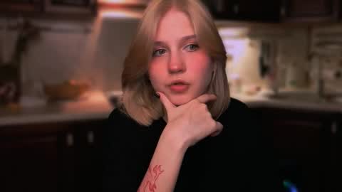 Snapshot of mirrameow chatting on November 2025 08:51:01 PM Mira online show from November 2025 08:51:01 PM