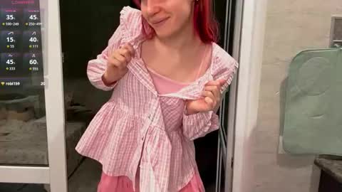 Molly online show from October 2025 05:33:02 PM