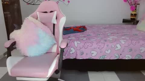 Snapshot of mishka__ chatting on February 2025 05:12:02 AM Mishka online show from February 2025 05:12:02 AM