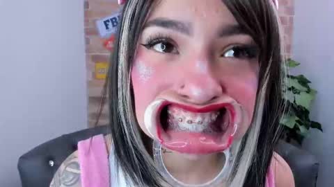 Abigail online show from October 2025 09:46:01 PM