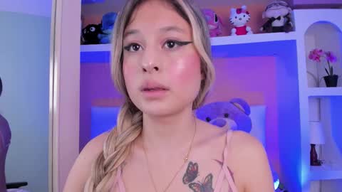 Snapshot of miss__lunna chatting on October 2025 11:00:01 AM Lunna online show from October 2025 11:00:01 AM