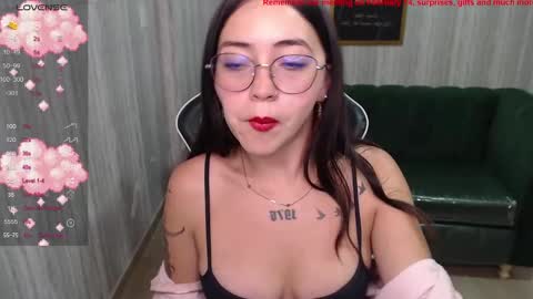 Snapshot of miss_andrea_t chatting on February 2025 01:55:01 PM andrea online show from February 2025 01:55:01 PM