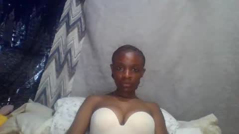 miss_belllo online show from February 2025 07:40:02 AM