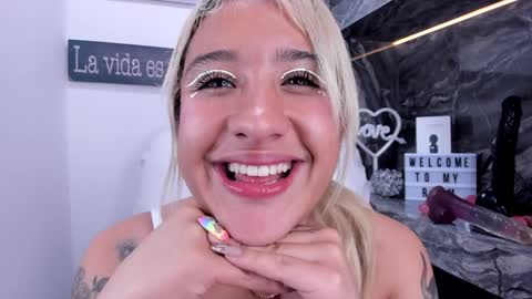 Snapshot of miss_danika chatting on December 2024 08:15:01 PM Danika online show from December 2024 08:15:01 PM