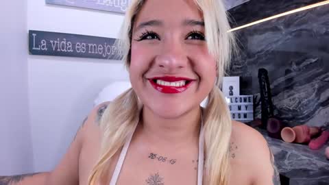 Snapshot of miss_danika chatting on January 2025 11:05:02 AM Danika online show from January 2025 11:05:02 AM