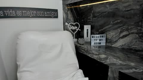 Snapshot of miss_danika chatting on February 2025 11:02:01 AM Danika online show from February 2025 11:02:01 AM