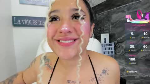 Snapshot of miss_danika chatting on October 2025 11:11:01 AM Danika online show from October 2025 11:11:01 AM