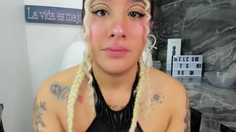 Snapshot of miss_danika chatting on October 2025 11:00:02 AM Danika online show from October 2025 11:00:02 AM