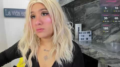 Snapshot of miss_danika chatting on October 2025 10:59:02 AM Danika online show from October 2025 10:59:02 AM