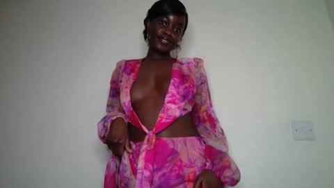 SensuElle  WHAT I DONT SHOW HERE... YOULL ONLY SEE IN PRIVATE  online show from September 2025 06:35:01 AM