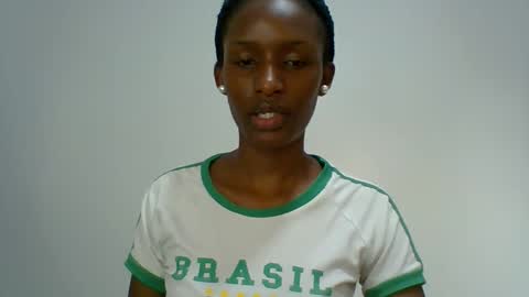 Snapshot of miss_kiki7 chatting on October 2025 06:33:01 AM kiki online show from October 2025 06:33:01 AM