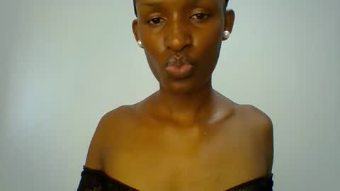 Snapshot of miss_kiki7 chatting on October 2025 11:20:02 AM kiki online show from October 2025 11:20:02 AM