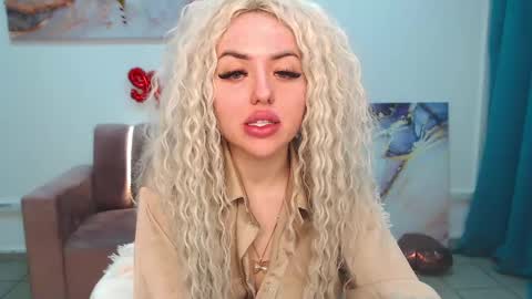 miss_kiten online show from February 2025 04:01:01 AM