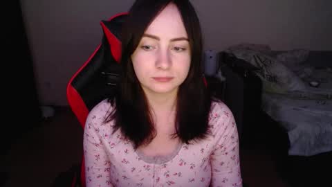 Snapshot of miss_laralynne chatting on November 2025 05:48:02 PM miss_laralynne online show from November 2025 05:48:02 PM