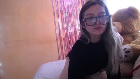 lilieth  online show from December 2024 07:01:01 PM
