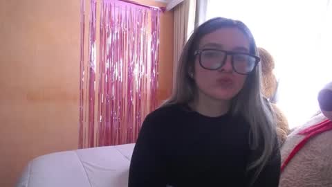 lilieth  online show from December 2024 09:05:02 PM