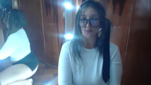 lilieth  online show from February 2025 08:33:01 PM