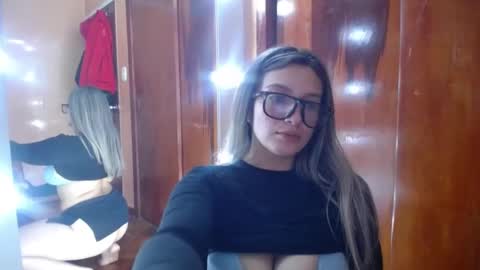 lilieth  online show from February 2025 10:20:02 PM
