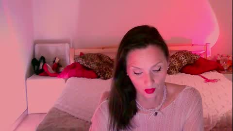 Nicol online show from February 2025 04:09:02 AM