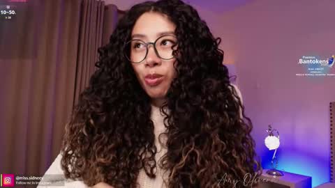 Amy Olivera online show from October 2025 01:10:01 PM