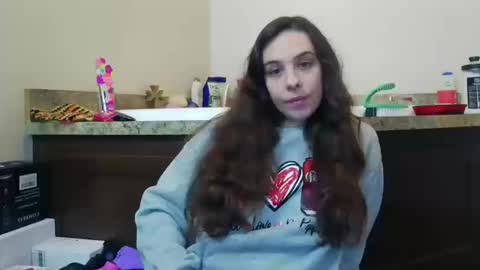 Snapshot of miss_sunshine01 chatting on October 2025 03:09:02 AM Bella online show from October 2025 03:09:02 AM