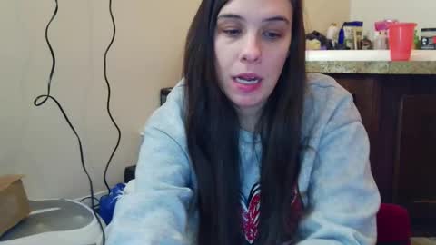 Snapshot of miss_sunshine01 chatting on December 2025 01:33:02 AM Bella online show from December 2025 01:33:02 AM