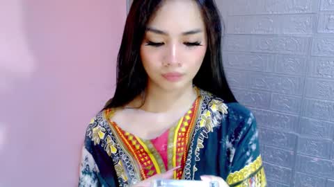 Snapshot of miss_sweety_17 chatting on January 2025 04:54:02 AM Jean Marie online show from January 2025 04:54:02 AM