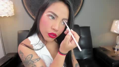 Vaiolette online show from February 2025 11:19:02 AM