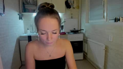 miss_you20 online show from October 2025 07:54:02 PM