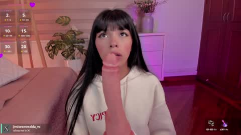Julieta Arboleda   but i like call me esme online show from January 2025 11:02:02 PM
