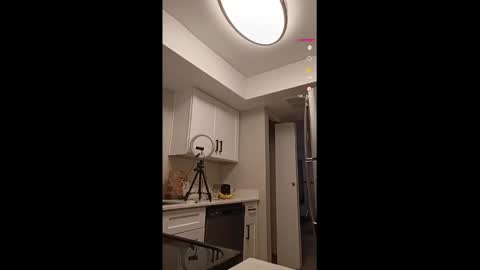 misshannaho online show from October 2025 07:00:01 PM