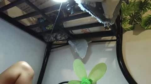 Jona online show from October 2025 06:16:02 PM